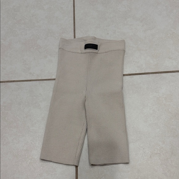 Essentials Pants - Essentials Ribbed Athletic Shorts in Light Beige